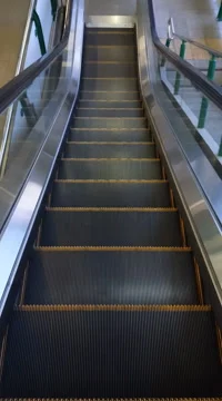 Escalator down Video stock 69045231