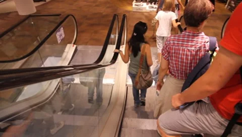 Escalator Vídeos de archivo 8601189