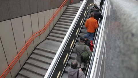 Escalator Vídeos de archivo 8658224