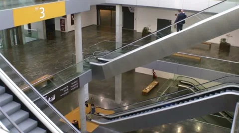 Escalator Video stock 8683758