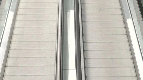 Escalator FULL HD. Video stock 88675819