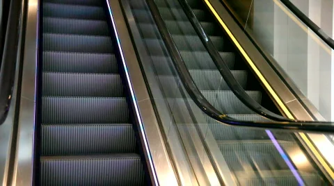 Escalator going up and down Video stock 847685