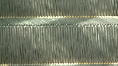 Escalator going up close up Vidéo 10588038