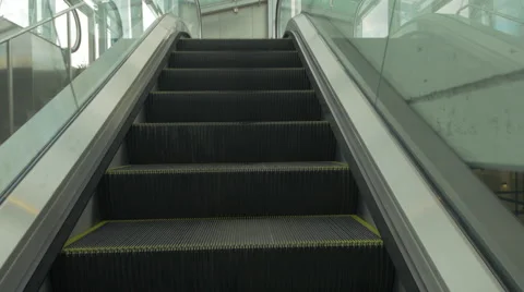 Escalator Going Up 스톡 동영상 58371416
