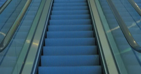 Escalator going up Video stock 92966046