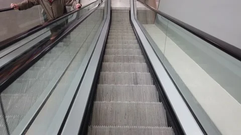 Escalator in the mall Stock-Footage 213877998