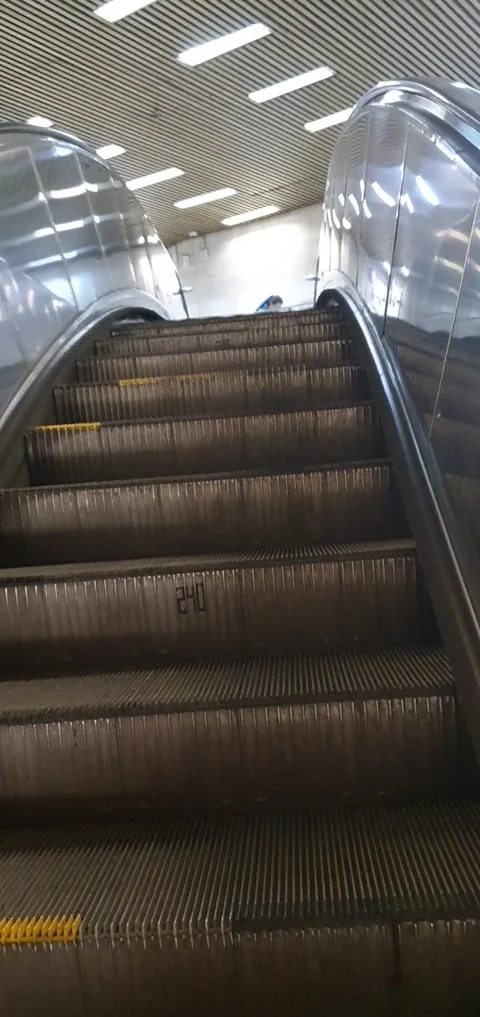 Escalator metro (4) Stock Footage 230845211