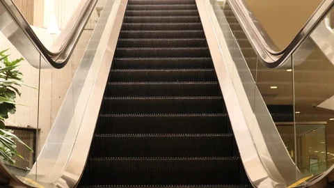 Escalator In Motion Going Down Modern Office Building 库存影片 127240988