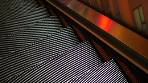 Escalator moving down transport on floor of modern building Video stock 91786966