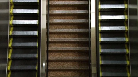 Escalator from overhead up and down Vídeo Stock 8561958