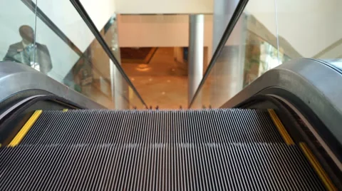 Escalator at a public location 스톡 동영상 39843020