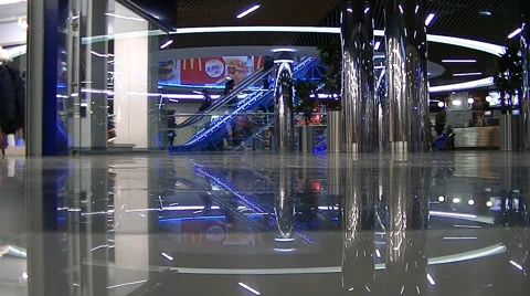  	Escalator in shopping center 스톡 동영상 56939865
