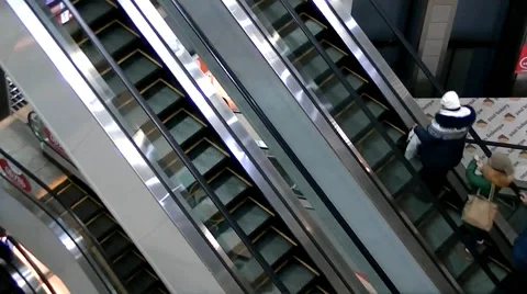  	Escalator in shopping center 스톡 동영상 58848474