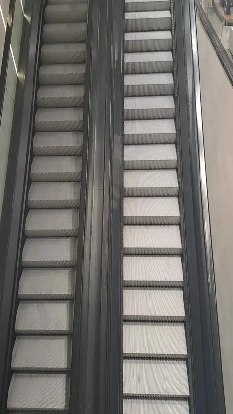 Escalator Short Video Video stock 256044260
