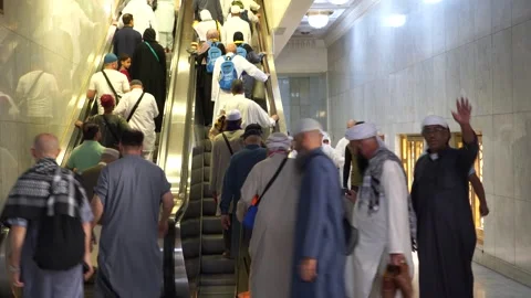 The escalator stairs to the upper and lower floors of the Grand or GreaMosque. Stock Footage 277103864
