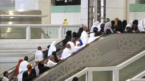The escalator stairs to the upper and lower floors of the Grand or GreaMosque. Stock Footage 277105111