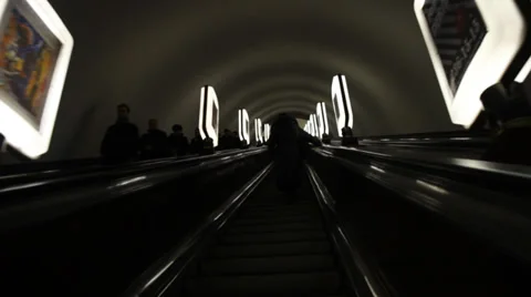  escalator in subway Video stock 35837277
