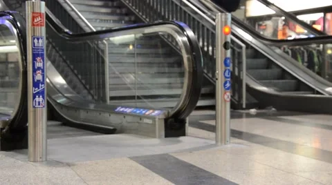 Escalator, travellers/ DSC 0011 Video stock 45559550