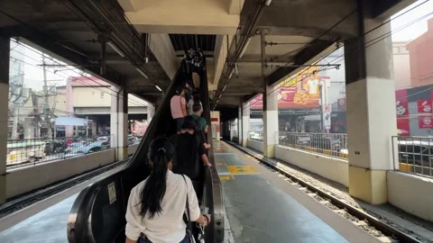 Escalator View of Train Station Platform, Pasay 4K 60fps 스톡 동영상 338399773