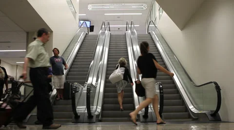 Escalator wide shot time lapse 스톡 동영상 33545270