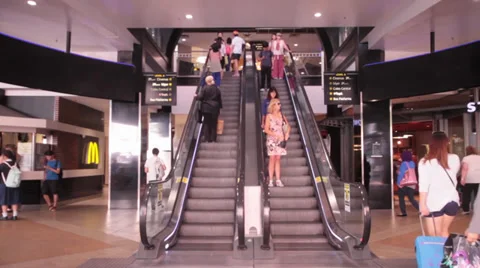 Escalator in working order Stock Footage 32154051