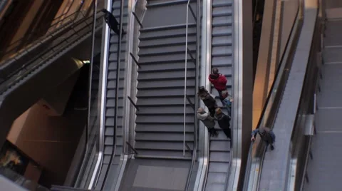 Escalators Hauptbahnhof 動画素材 46040026