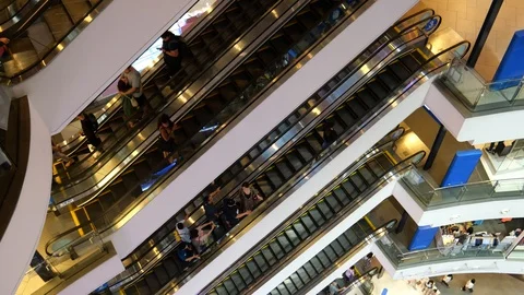 Escalators in shopping mall Stock-Footage 122317462