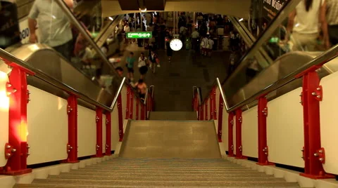 Escalators in the Siam station crowded with passengers Stock Footage 5090097