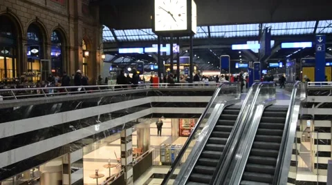 Escalator,travellers/ DSC 0003 Video stock 45559554