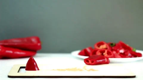 Escaping bell pepper from a cutting board. Freedom concept. Stop motion 4K Stock Footage 160285718