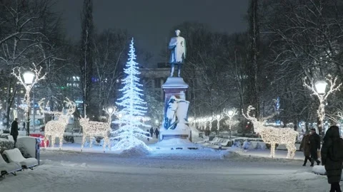 Esplanadi park during the snowfall. The park decorated for the Christmas Stock Footage 170458513