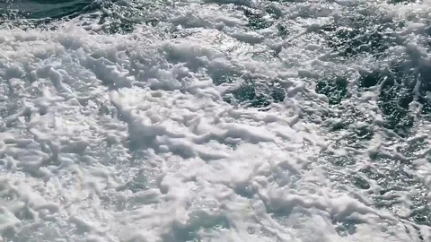 Espuma de mar en el oceano Stock Footage 111278540