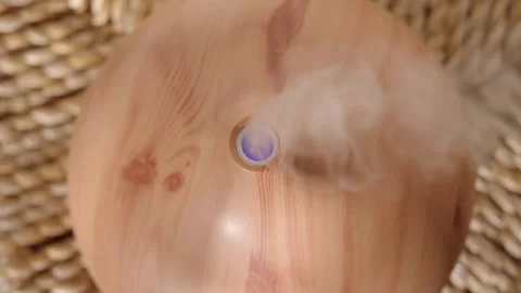 Essential oil diffuser with steam Video stock 316803563