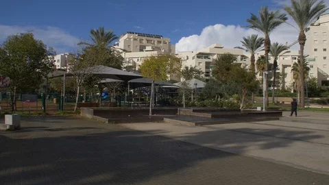 Establish shot of bench Stock Footage 86612329