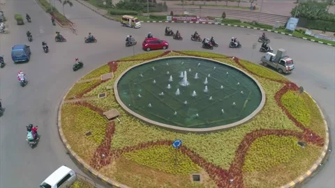Established Shot of Galuh Mas Roundabout at Rush Hour Stock-Footage 168916367