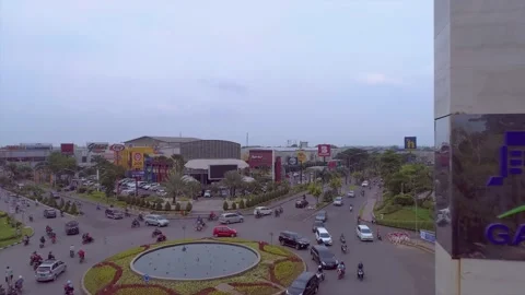 Established Shot of Galuh Mas Roundabout at Rush Hour Stock-Footage 168917341