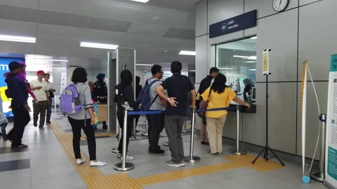 Established Shot of Queue People Buying MRT Tickets Video stock 132048053