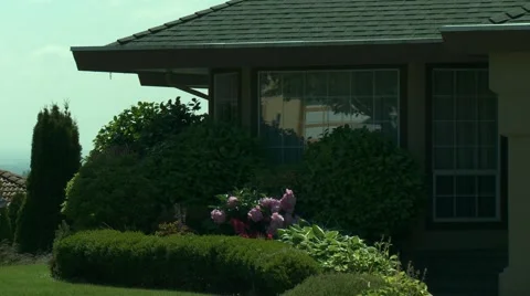 Establishing shot of house 库存影片 52913134