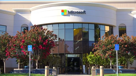 Establishing shot of Microsoft Headquarters in silicon valley, california. Vidéo 46948560
