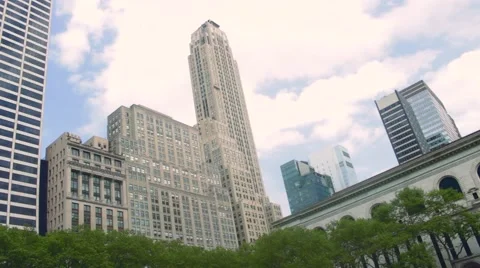 Establishing shot of old skyscraper in New York Stock-Footage 61169745