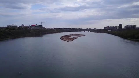 Establishing shot of river bed Stock Footage 77711012