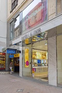 Estee Lauder Budapest Stock-Fotos