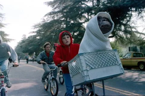  E.T. the Extra-Terrestrial (1982) E.T. the Extra-Terrestrial (1982) Henry... Stock Photos