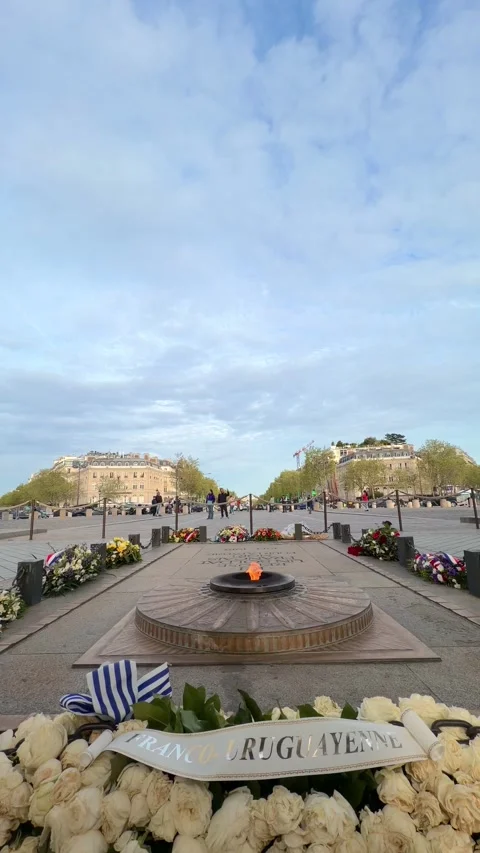 Eternal Flame burning at the Tomb of the Unknown Soldier in Paris Stock Footage 337782804