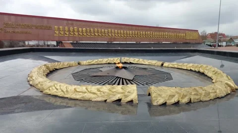 The eternal flame burns on Victory Square in the city of Uralsk. Stock Footage 271188784