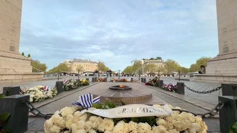 Eternal flame at the Tomb of the Unknown Soldier in Paris Stock Footage 337782770