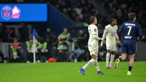Ethan Mbappé during Paris Saint-Germain (PSG) VS LOSC - Ligue 1 (2026) 動画素材 340538035