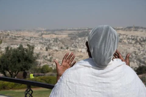 Ethiopian Jewish woman praying on the Sigd Holiday Stock Photos