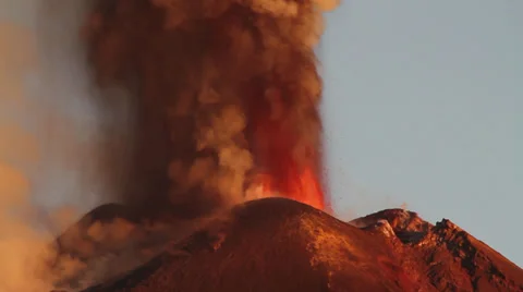 Etna eruption at dawn 库存影片 35369265