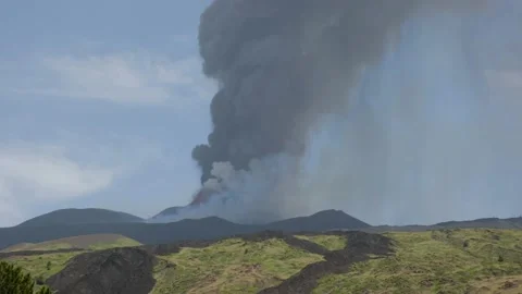 Etna volcano eruption Stock-Footage 156340267